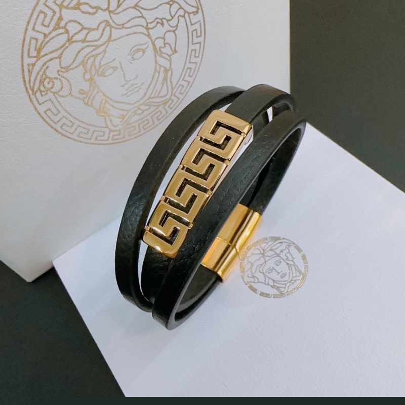 VERSACE